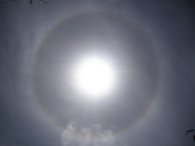 Arc-en-ciel solaire observé dans le pacifique